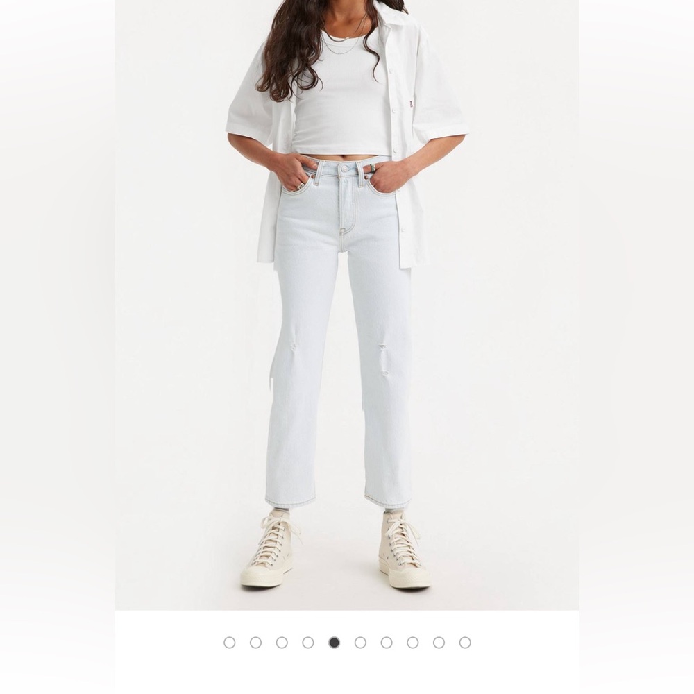 NWT Levi’s Wedgie Straight Leg Jeans in Light Wash Size 25 x 26